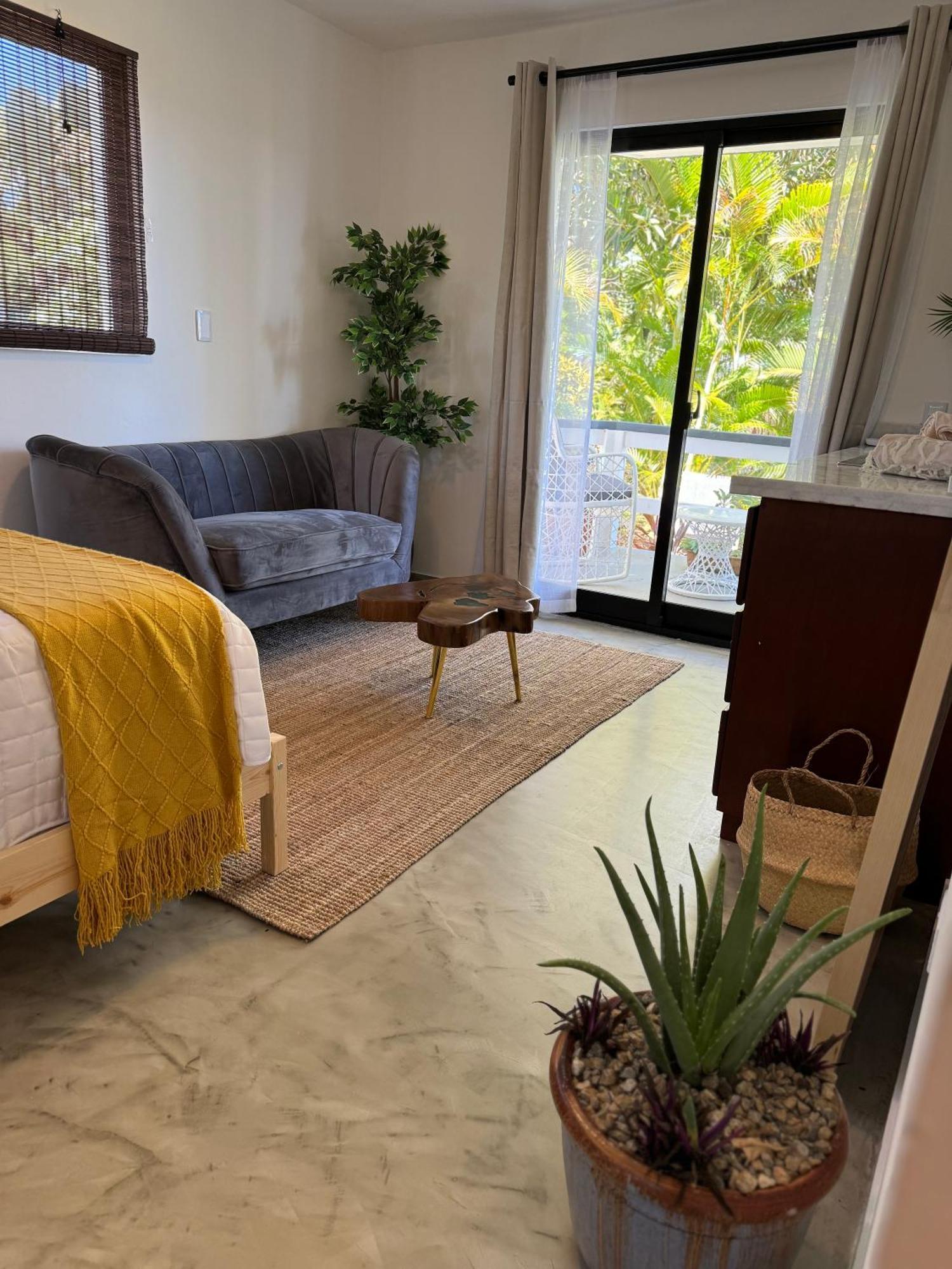 Catalina, Cabrera Oceanview Multi 2 Bd 2 Bath Condo Units With Balcony And Pool 외부 사진